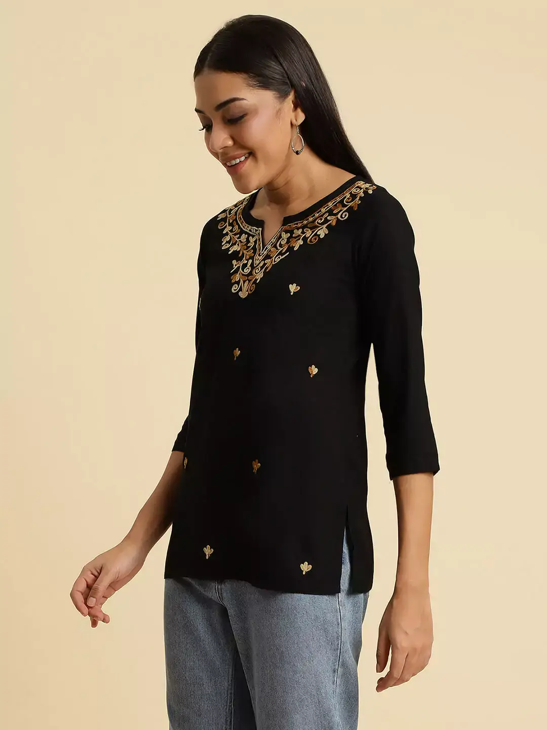 aiza-aari-black-short-kurti2.webp