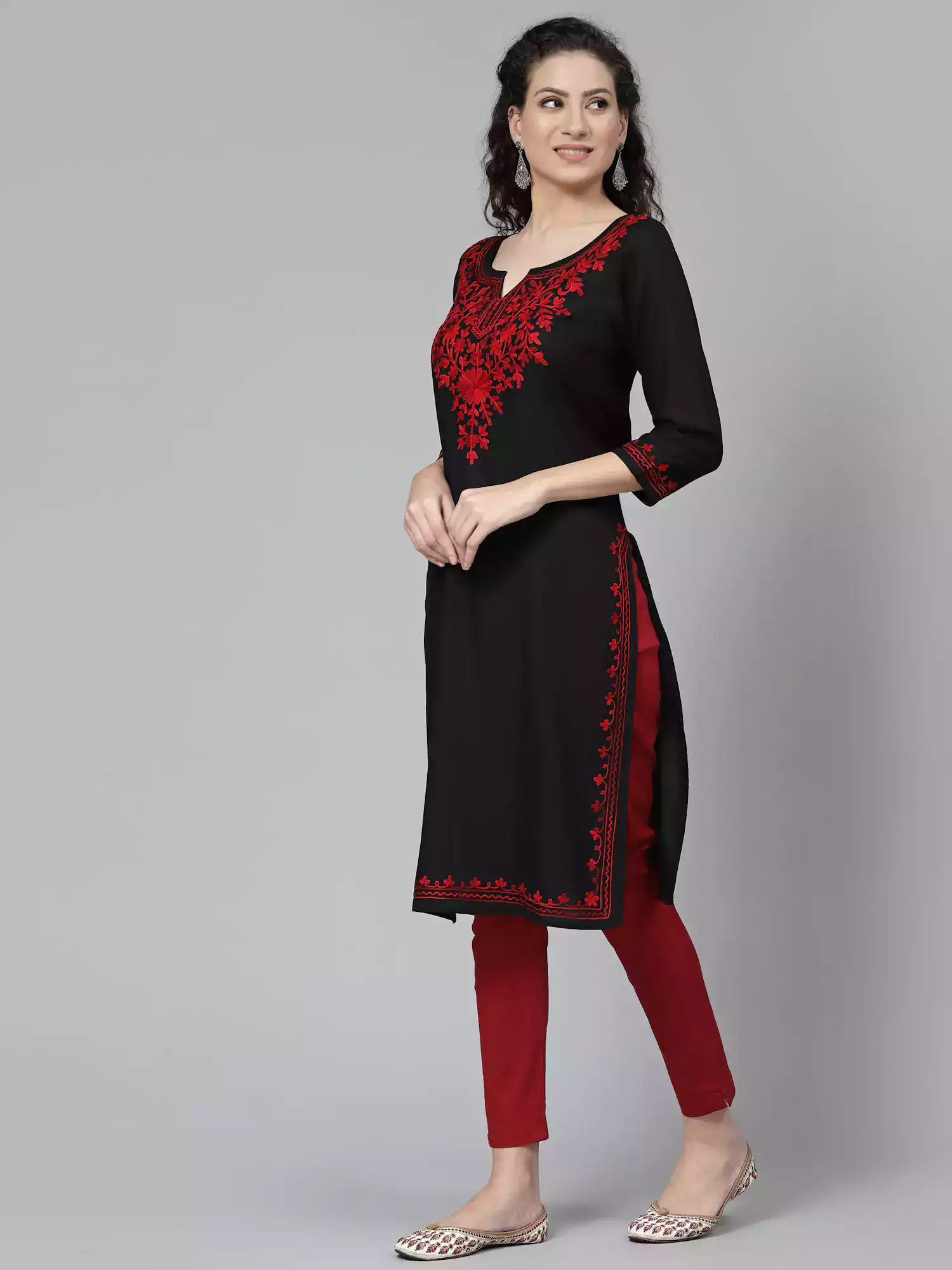 black-maron-aari-long2.webp