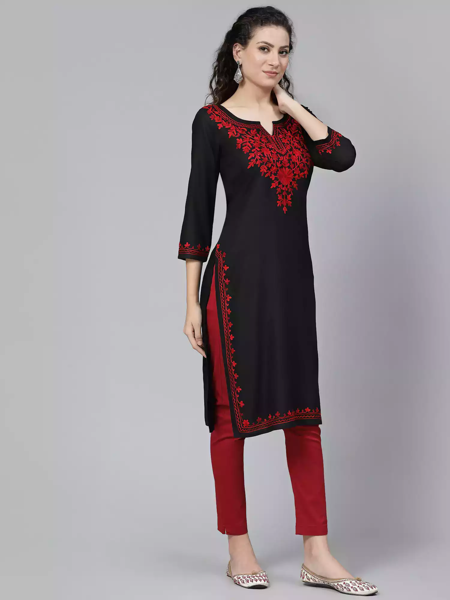 black-maron-aari-long3.webp