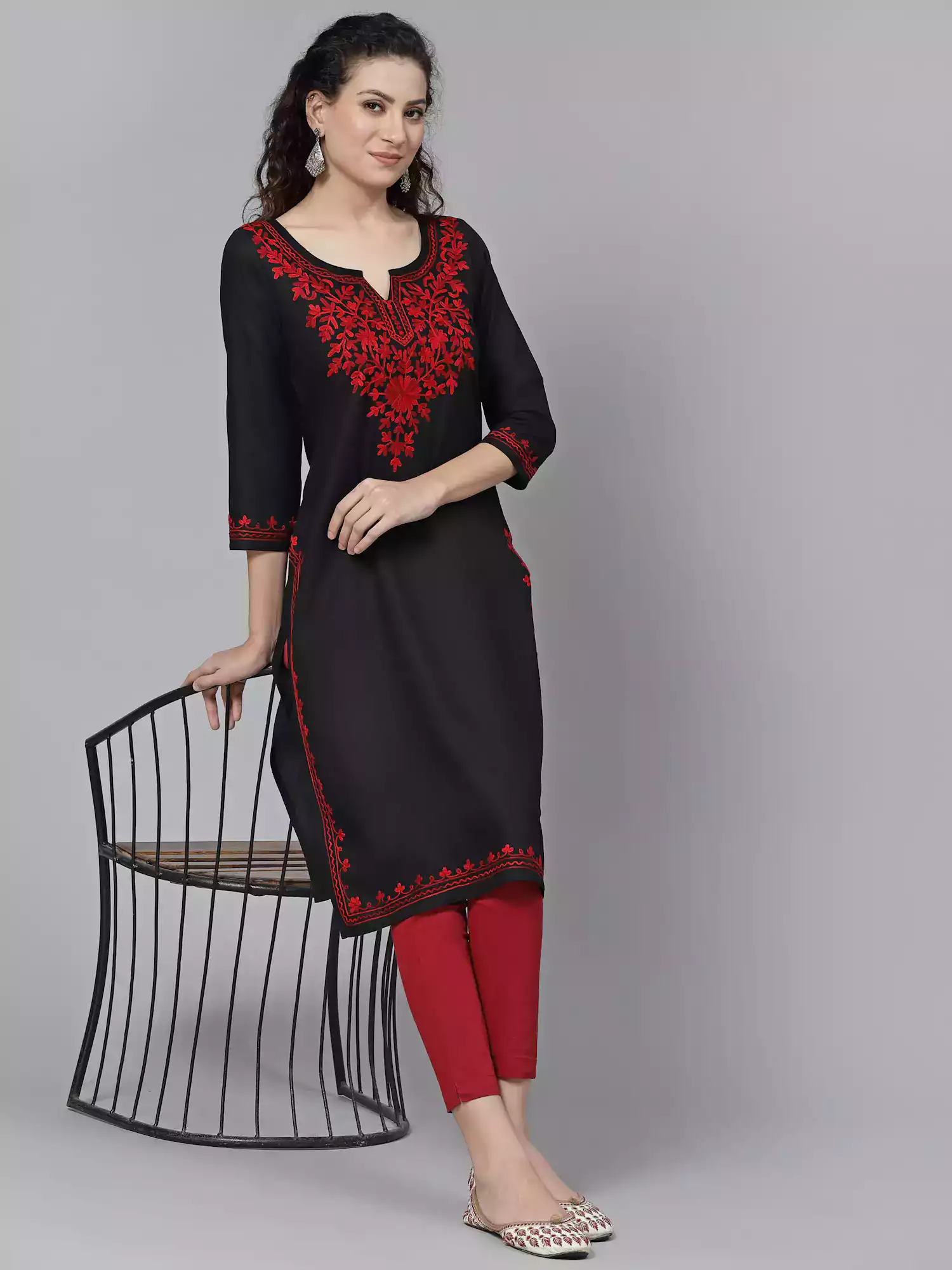 black-maron-aari-long6.webp