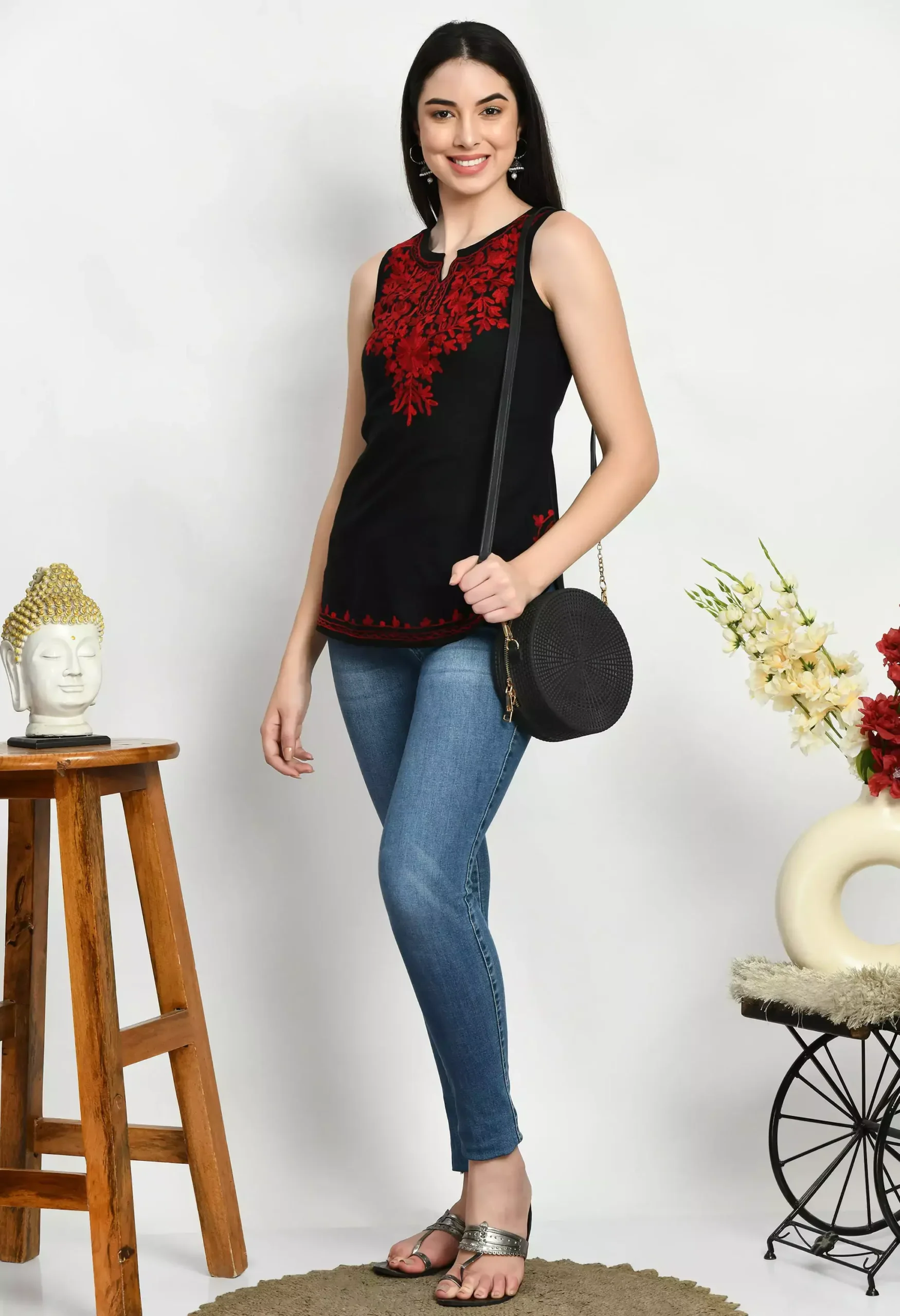 black-maron-sleeveless-aari-short5-scaled-1.webp