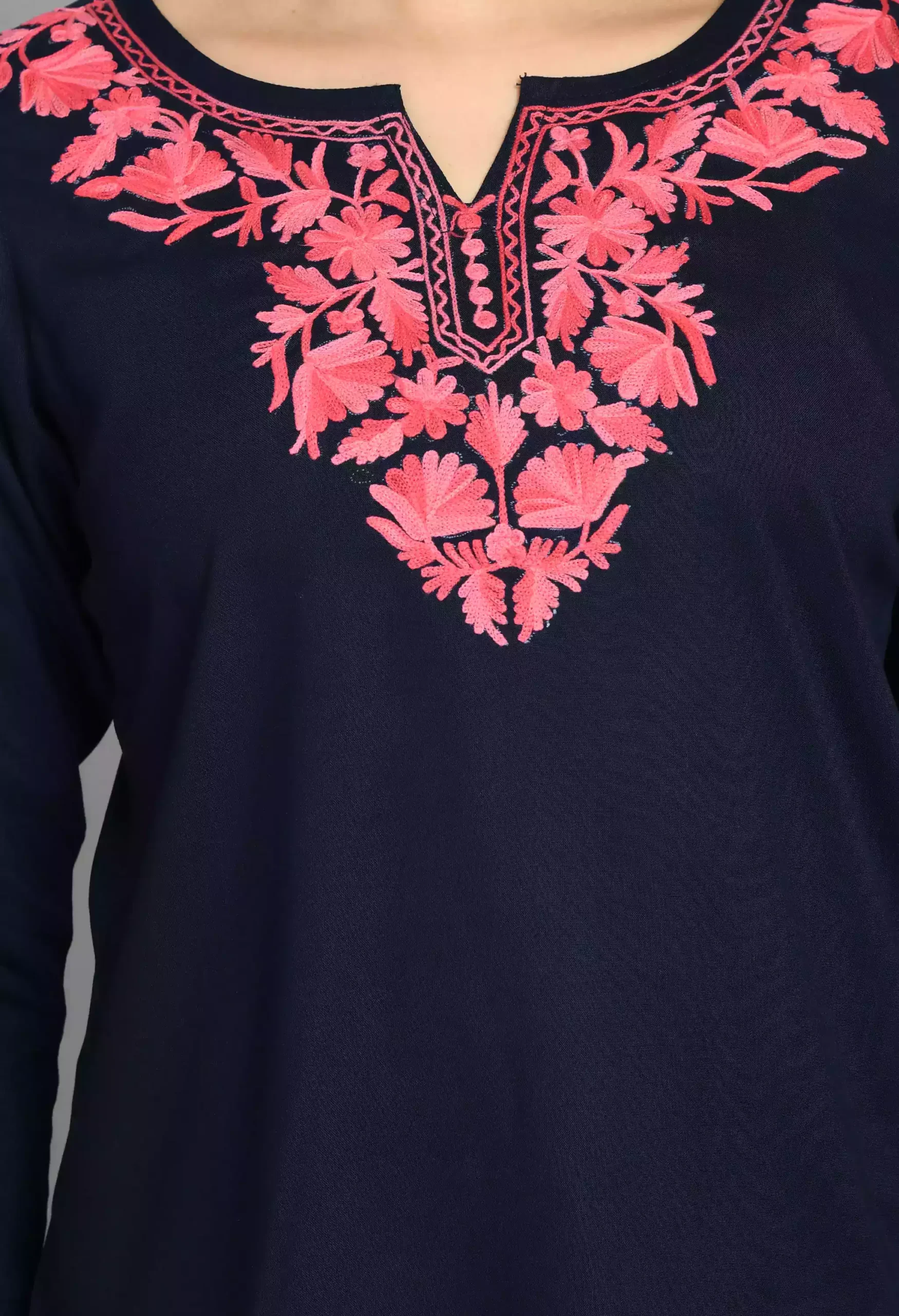 blue-pink-aari-short4-scaled-1.webp