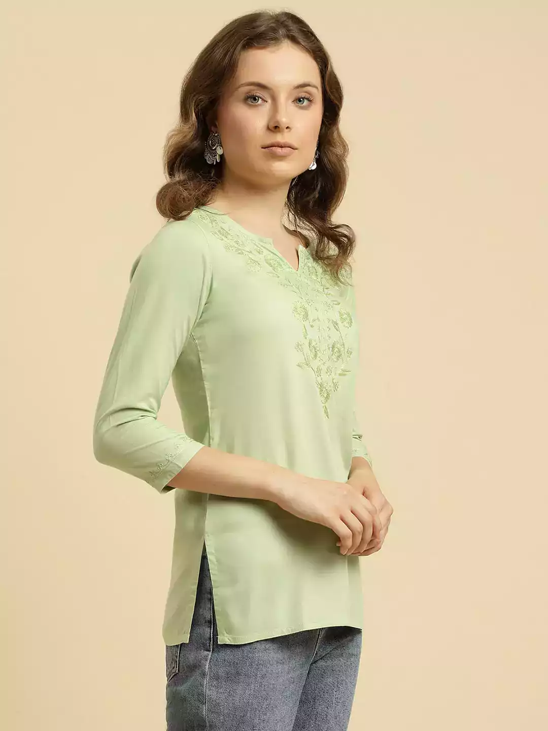 green-self-silk-short4.webp