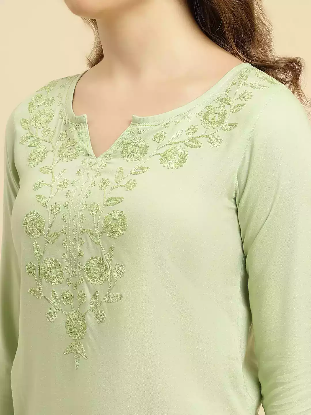 green-self-silk-short7.webp