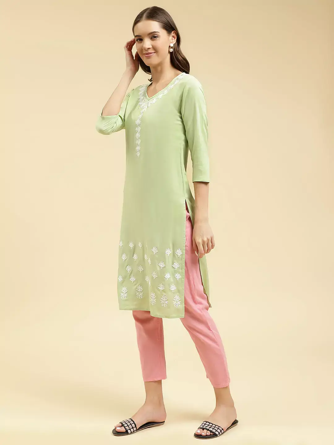 gul-pista-green-aari-long2.webp