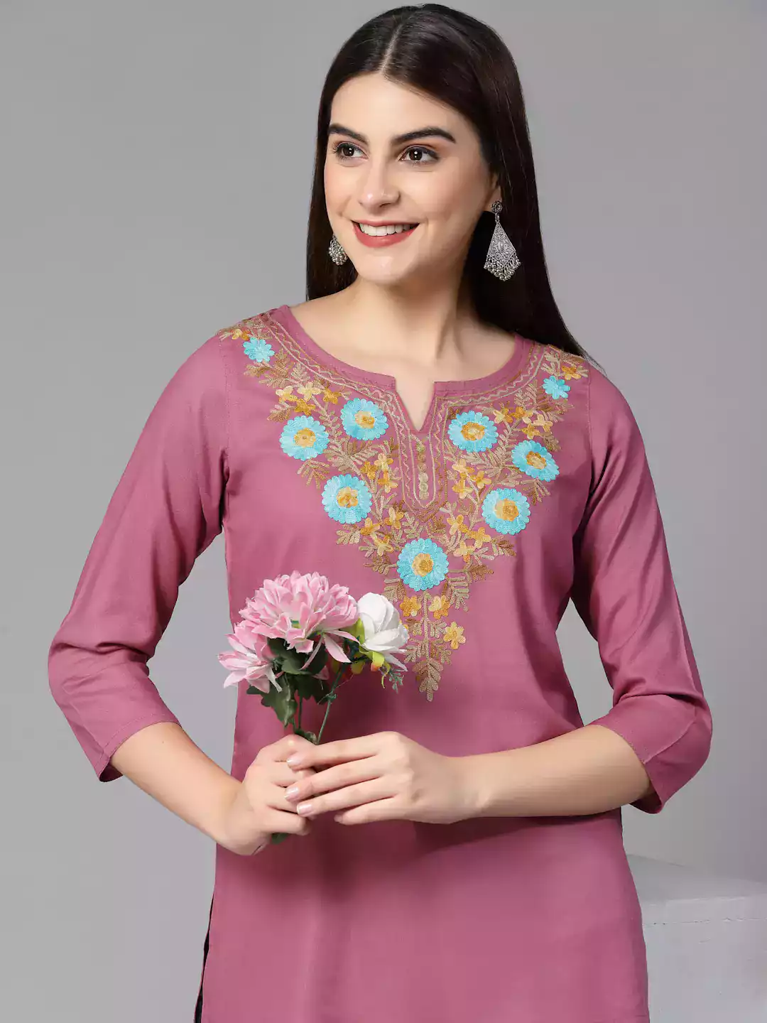 israa-aari-pink-short-kurti6-1.webp