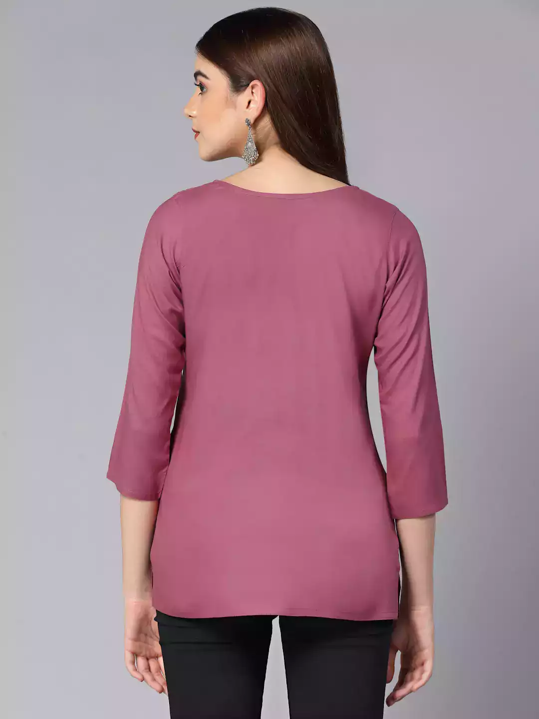 israa-aari-pink-short-kurti7-1.webp