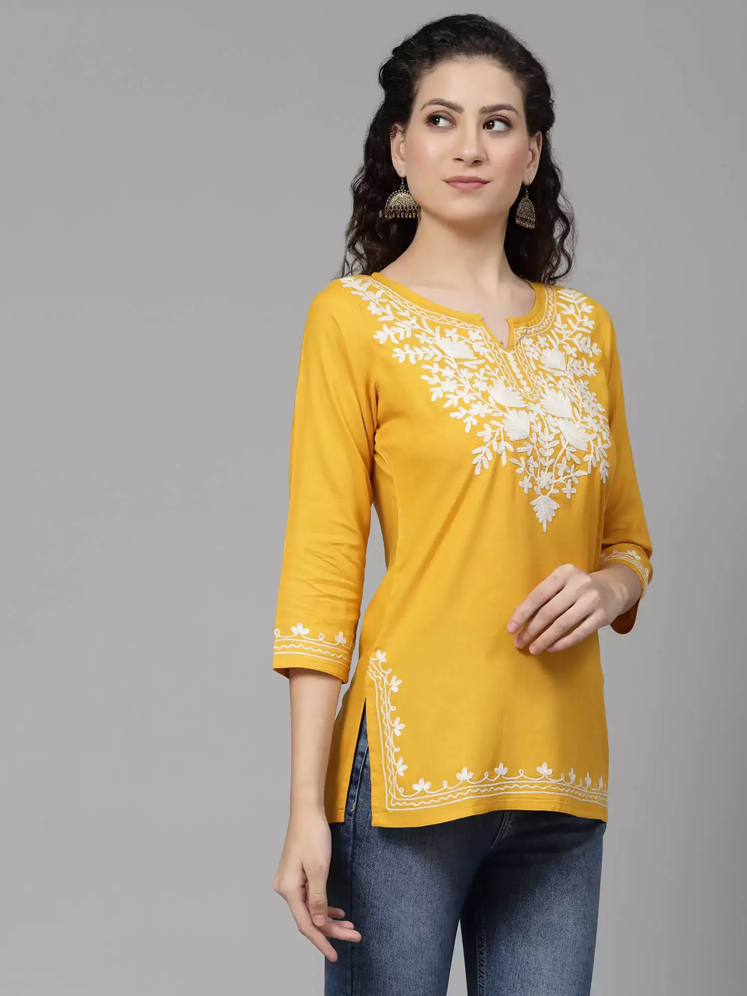 musturd-white-aari-short3.webp