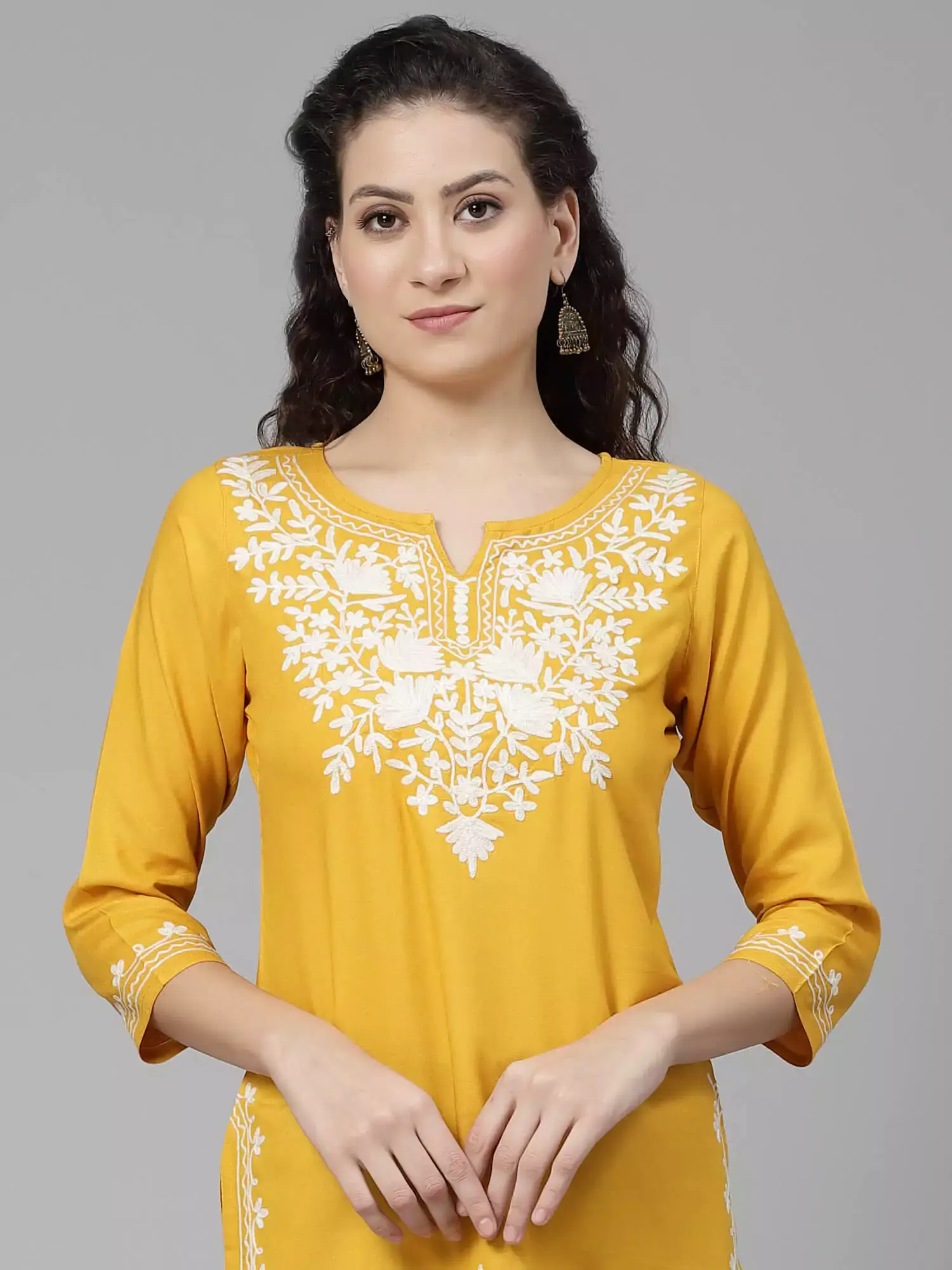 musturd-white-aari-short6.webp