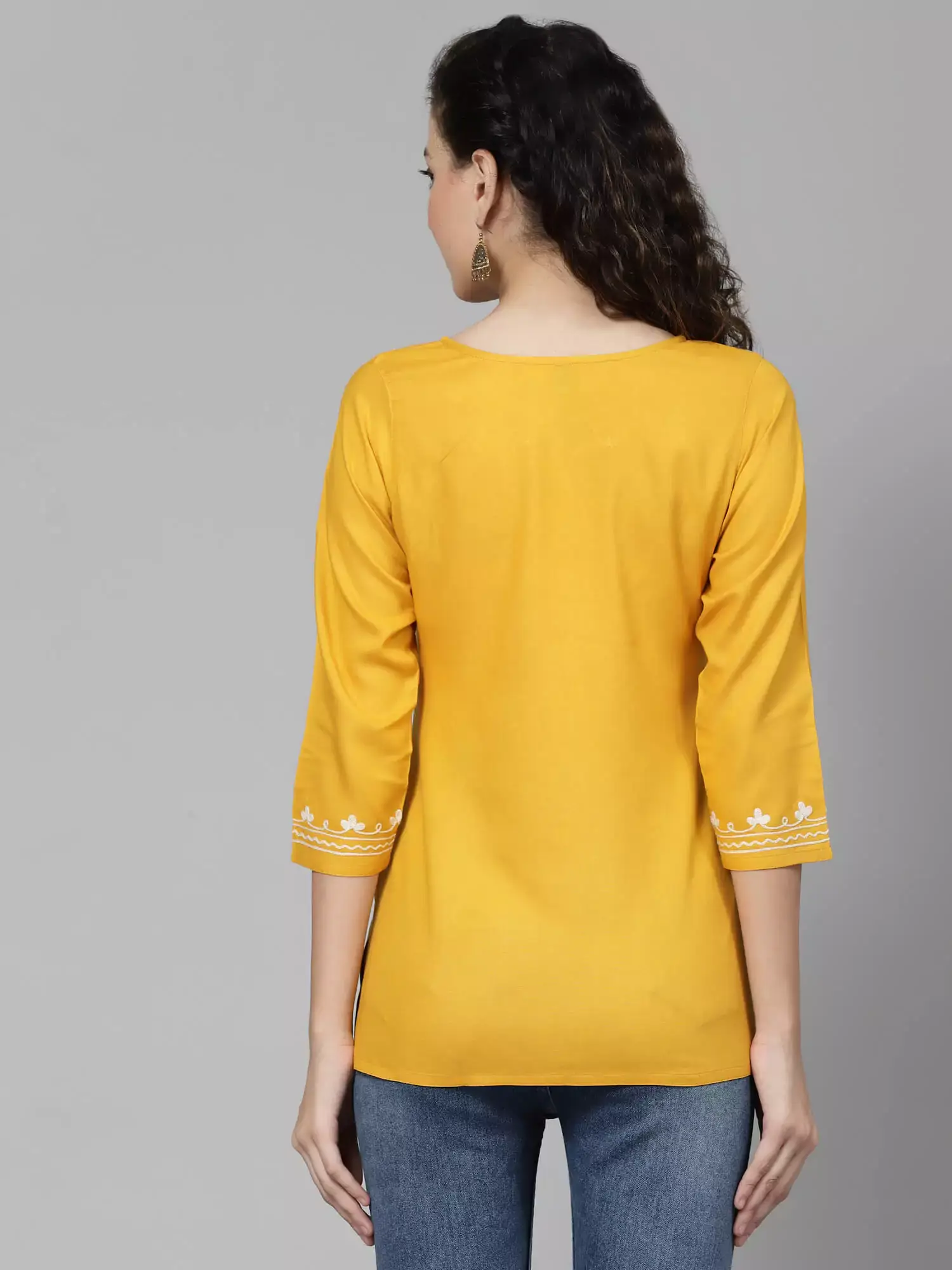 musturd-white-aari-short7.webp