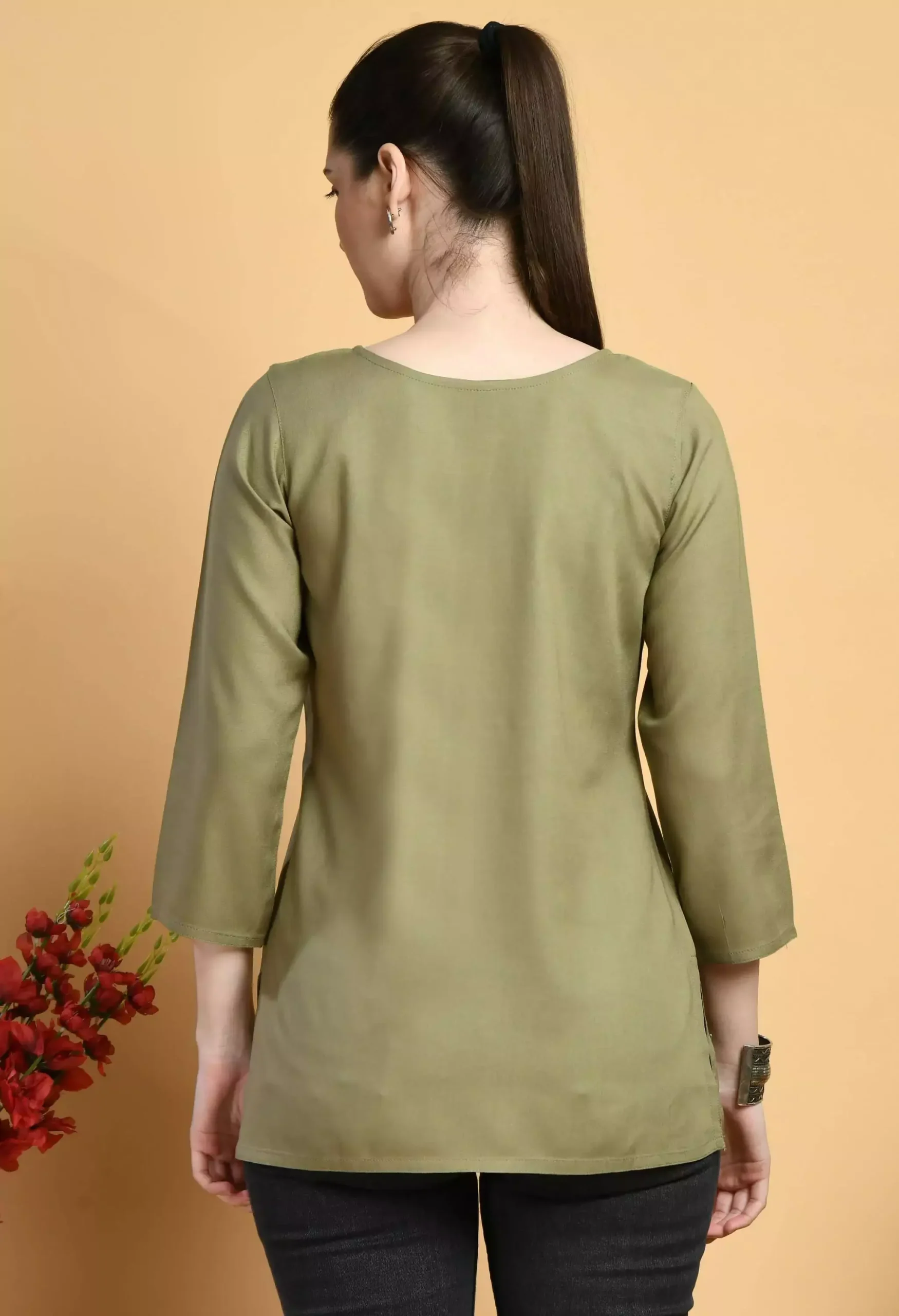 olive-off-white-short7-scaled-1.webp