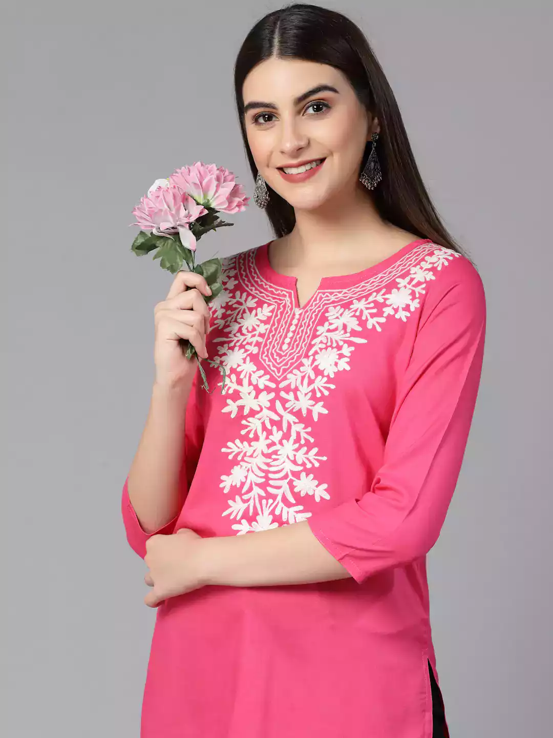 pink-offwhite-aari-short7.webp