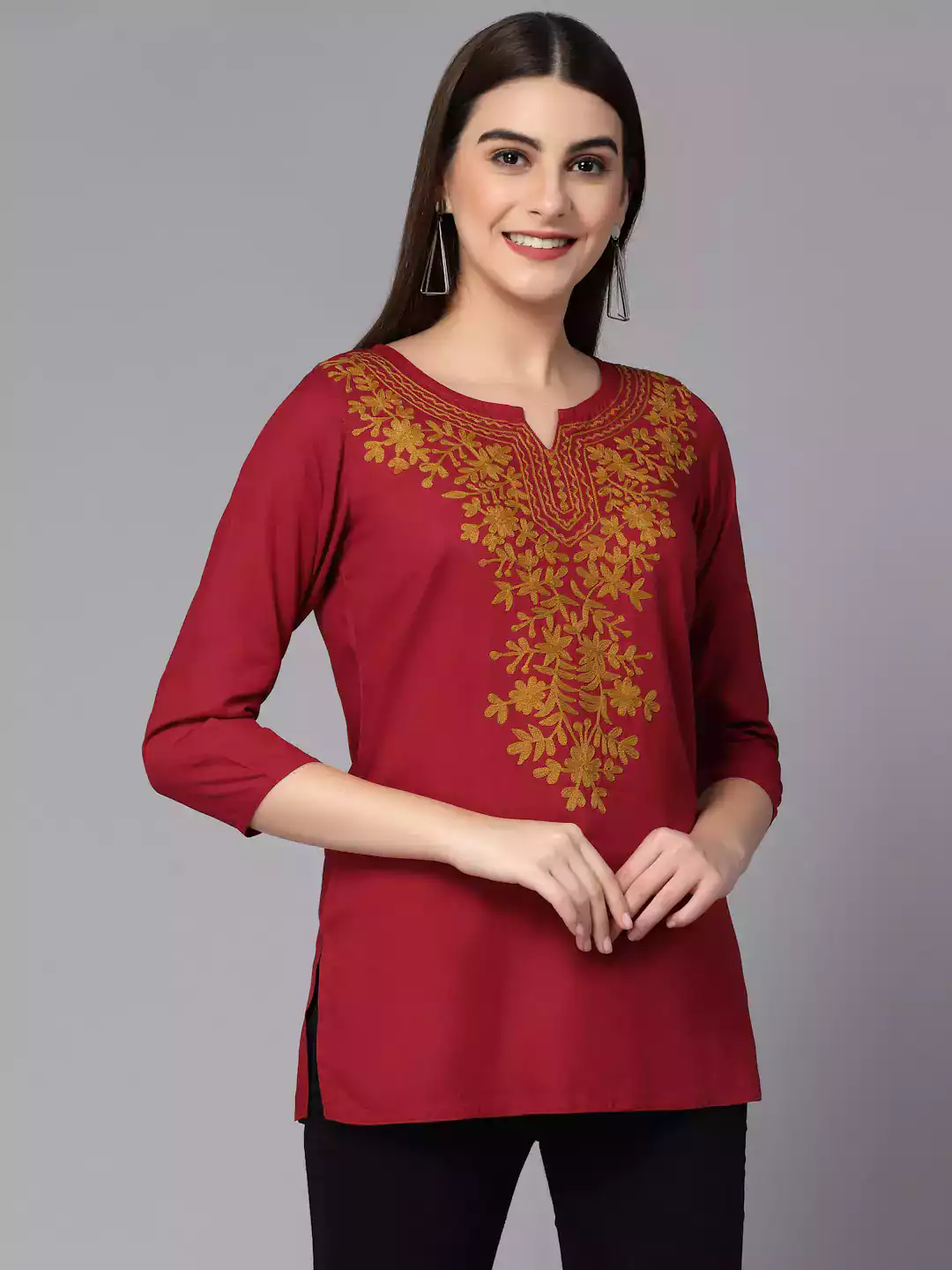 red-mus-aari-short3.webp