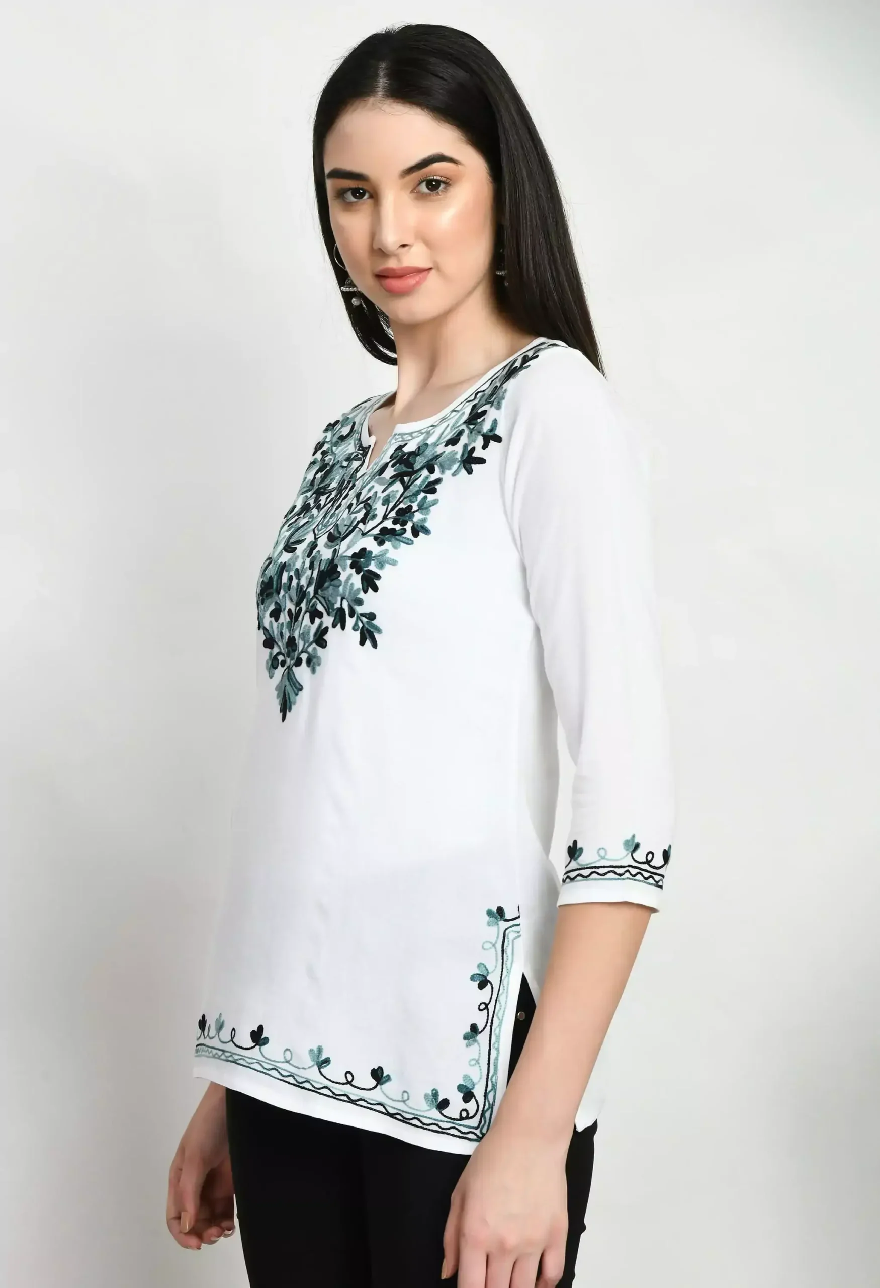 white-grey-aari-short2-scaled-1.webp
