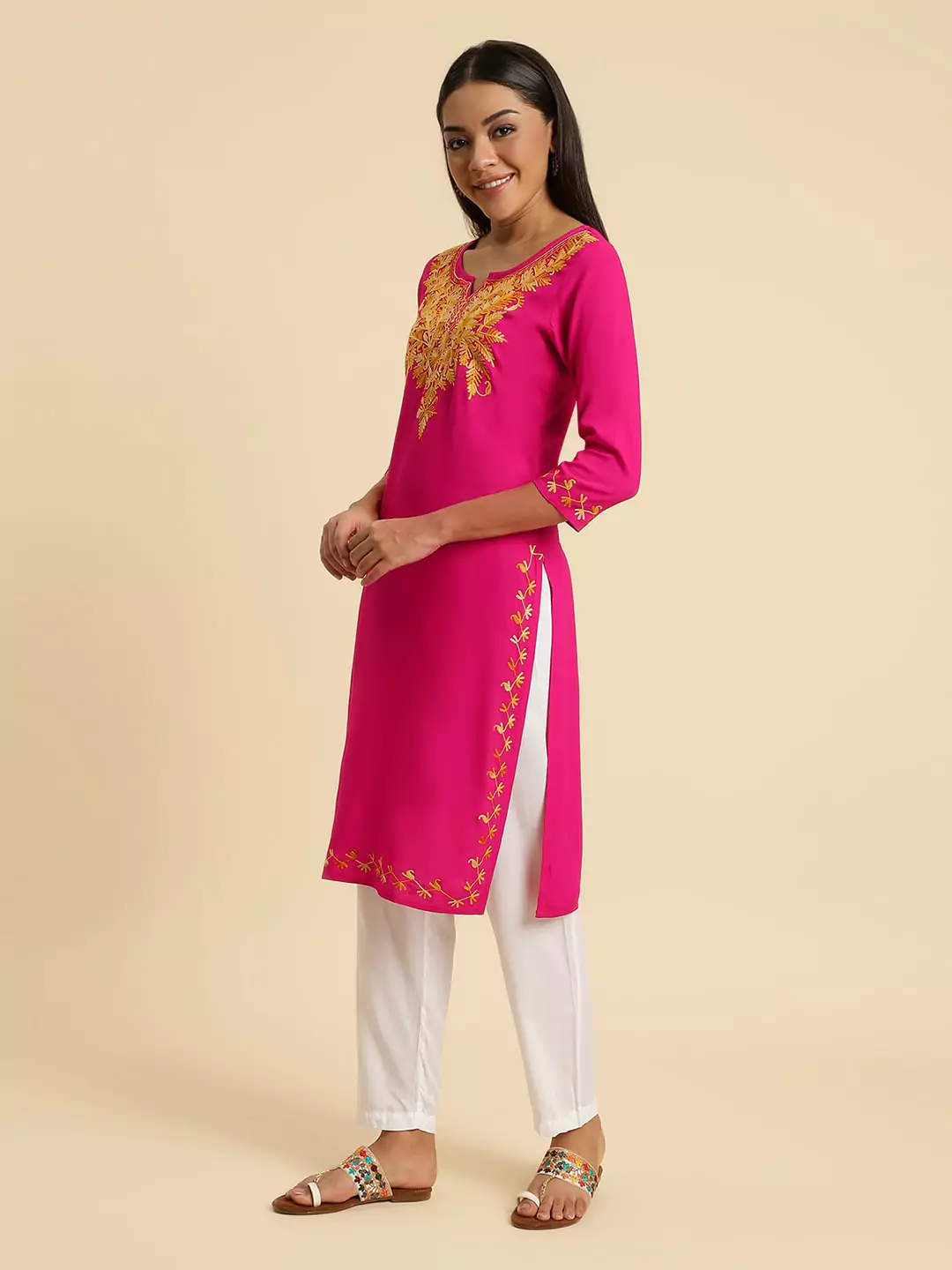 zeenat-aari-pink-long-kurti2-1.webp